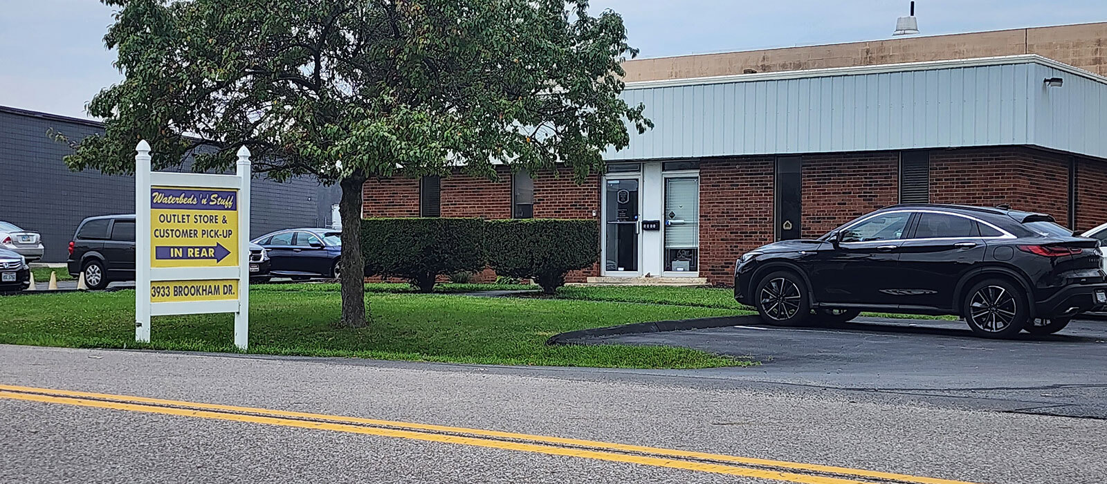 Waterbeds 'n' Stuff headquarters and outlet store at 3933 Brookham Dr Grove City Ohio