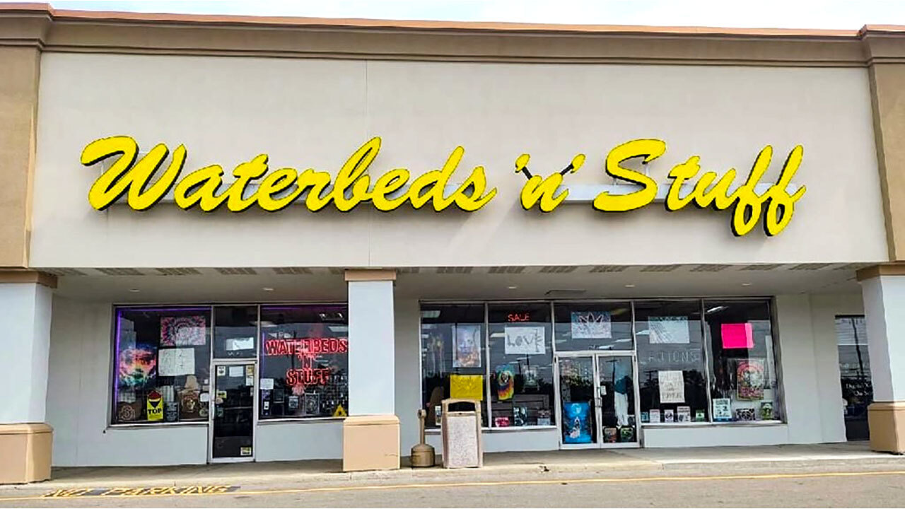 Waterbeds 'n' Stuff on Morse Rd storefront.